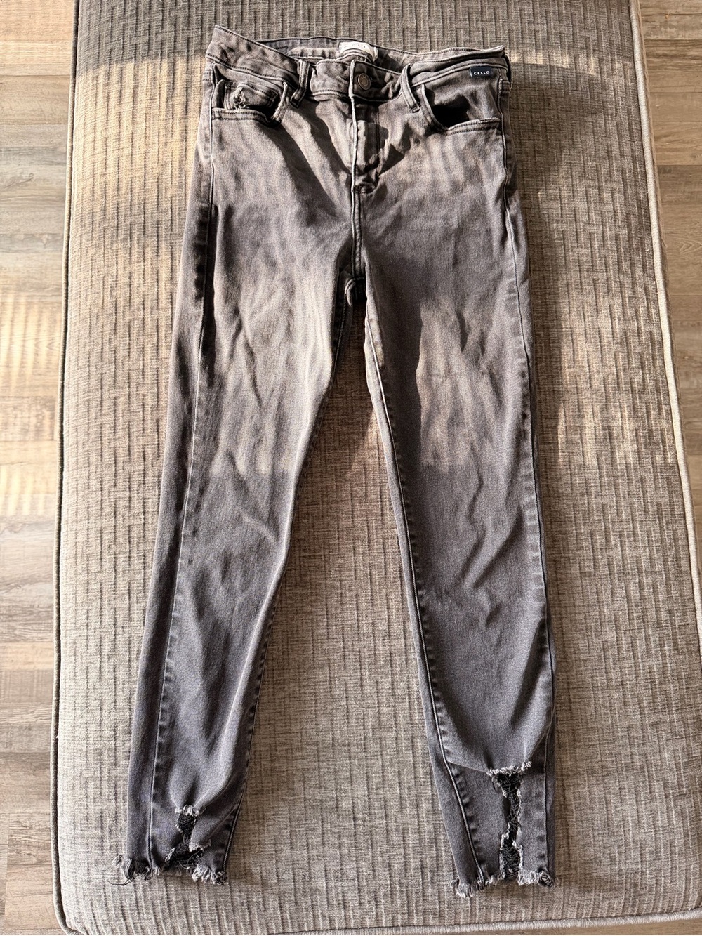 Women’s Black Washed Frayed Hem Skinny Jeans
